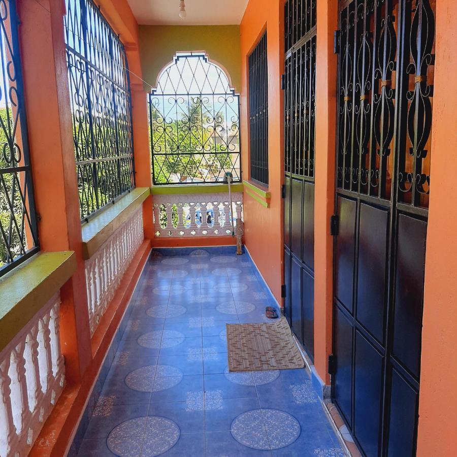 מומבסה Gloria'S Place Studio מראה חיצוני תמונה